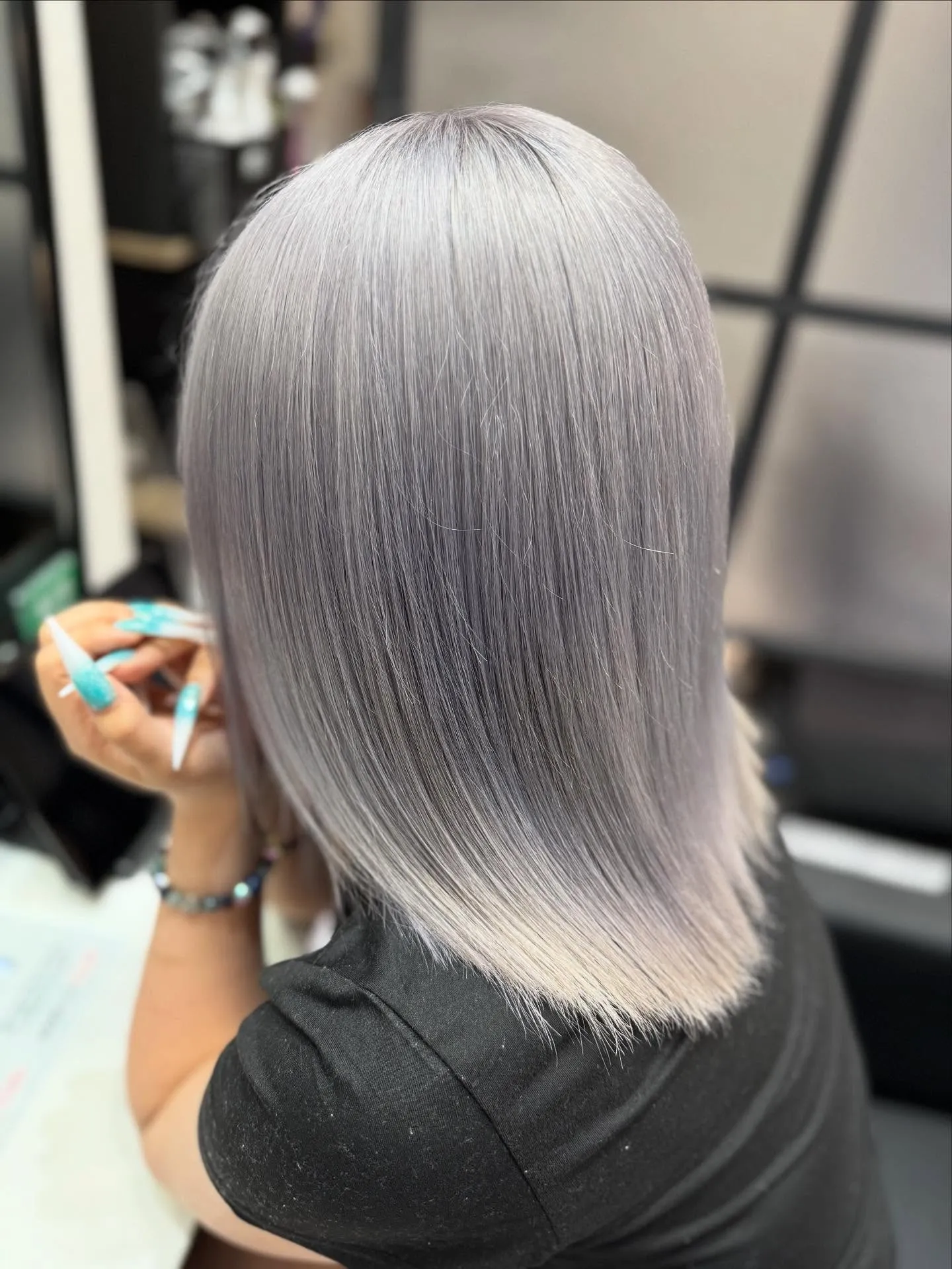 ✴︎lamchele✴︎ホワイトシルバー×ブリーチカラー