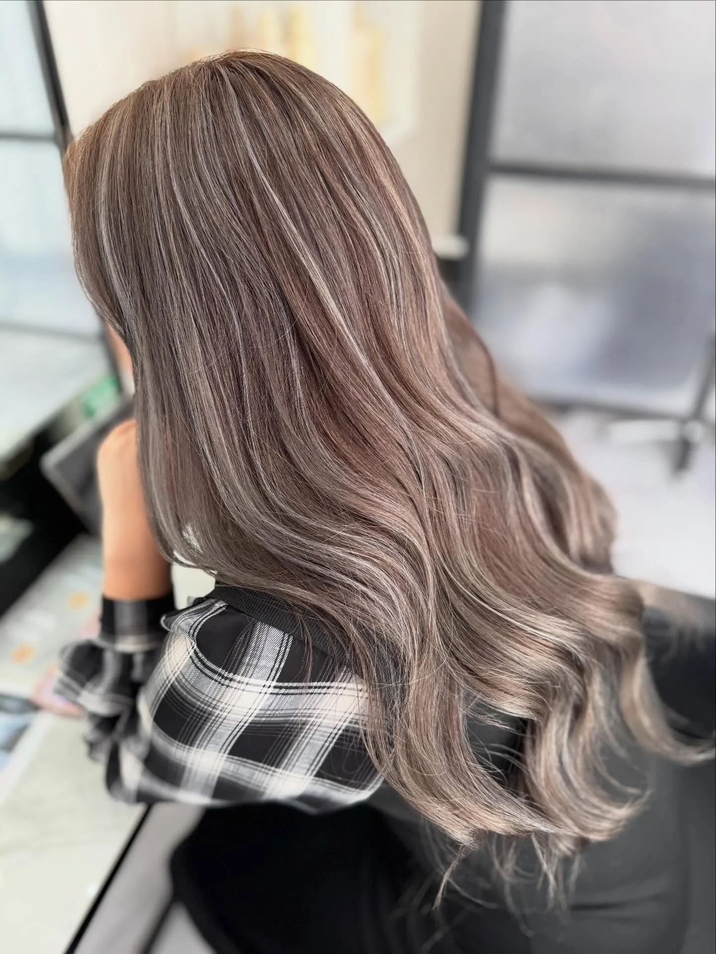 ✴︎lamchele✴︎シルバーグレージュ×ハイライトカラー