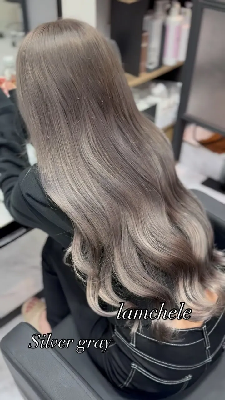 ✴︎lamchele✴︎シルバーグレー×ブリーチカラー