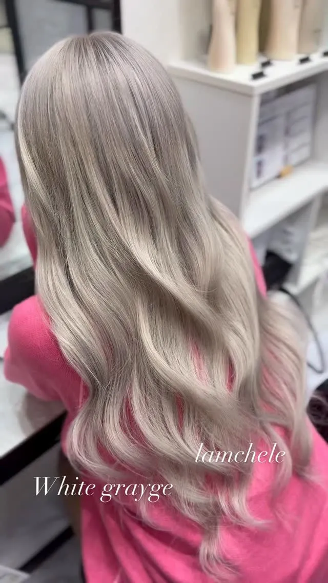 ✴︎lamchele✴︎ホワイトグレージュ×ケアブリーチカラ...